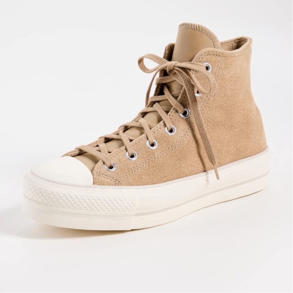 Converse high top size 8.5 suede EUC